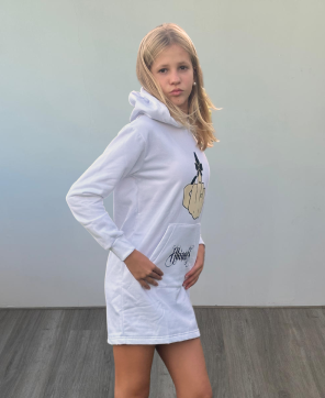 Sudadera-vestido de color blanco con diseño exclusivo.