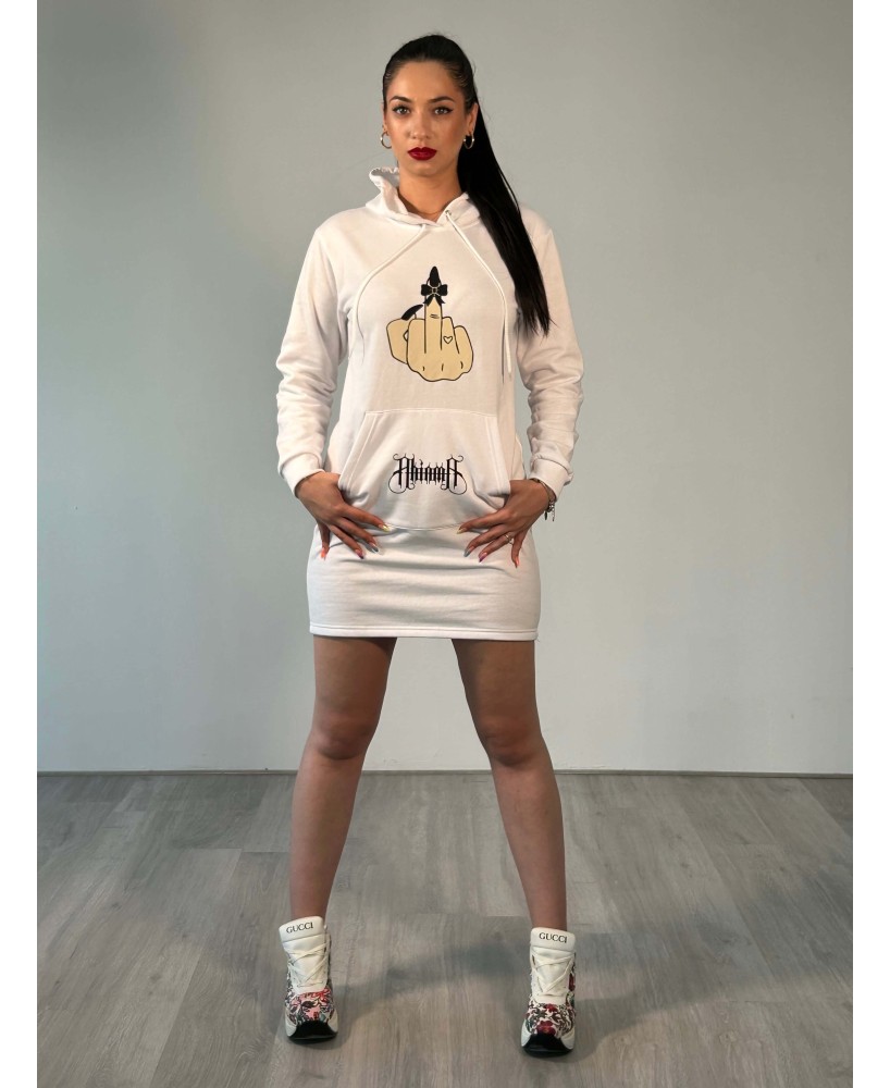 Sudadera-vestido de color blanco con diseño exclusivo.